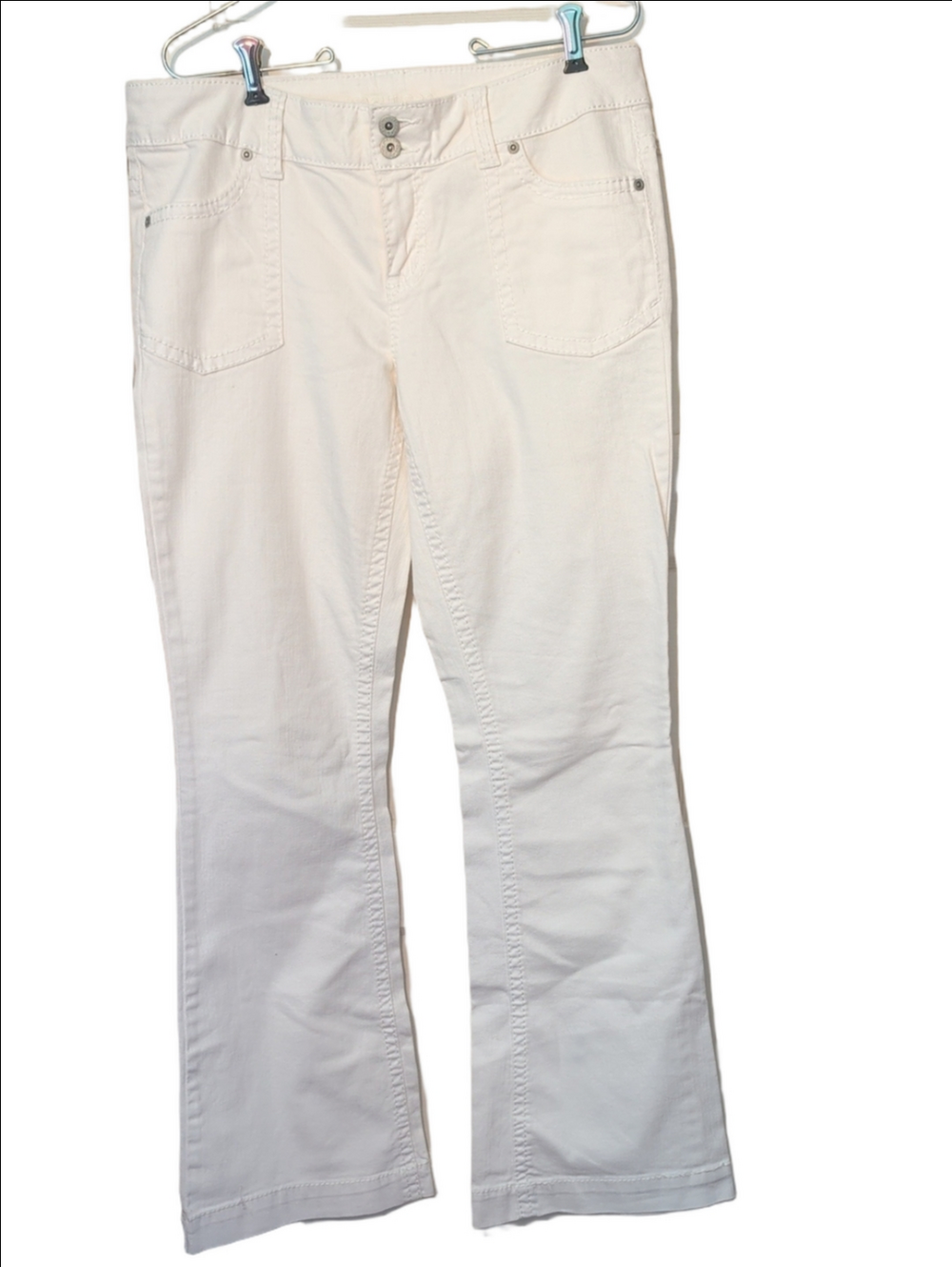 Maurices Jeans White Flare Embroidered Pockets Wide Leg Flare 9/10 reg